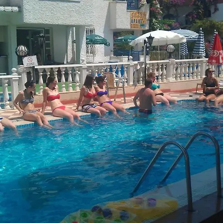 Basils Aparthotel 3*