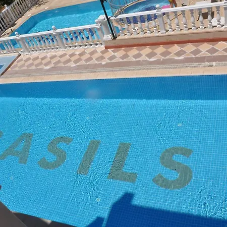 Aparthotel Basils
