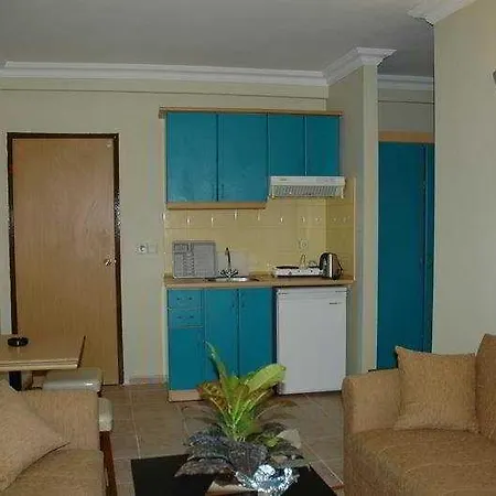 Aparthotel Basils