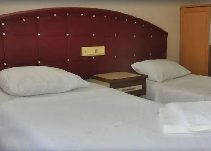 Basils Apartahotel 3*