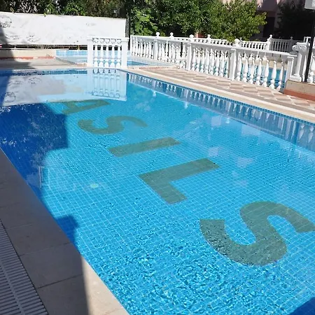 Basils Ξενοδοχείο με διαμερίσματα Μαρμαρίς