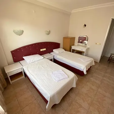 Apart Otel Basils 2*