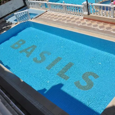 Hotel apartamentowy Basils